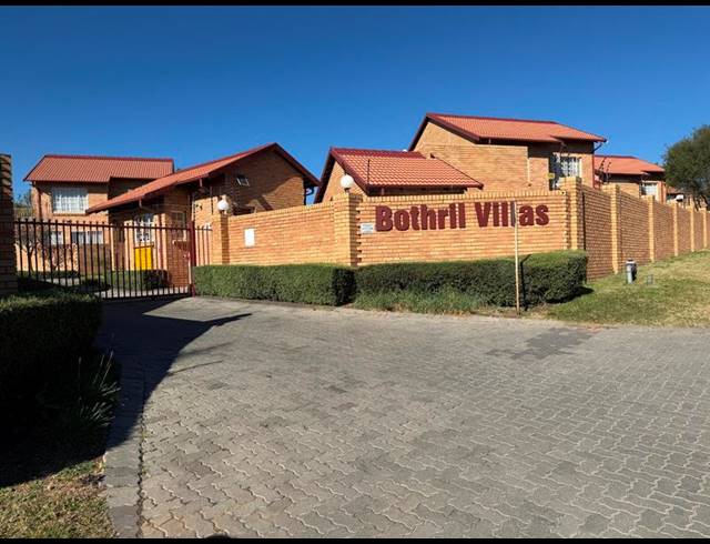 2 BEDROOM TOWNHOUSE FOR SALE IN THE REEDS